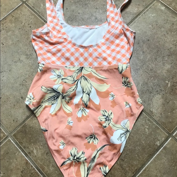 ASOS One Piece - Picture 2 of 2